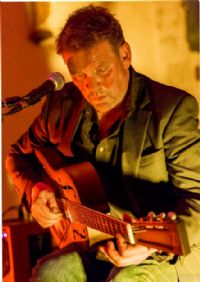 Paul Cowley - bluesman. Le samedi 28 février 2015 au Gorvello. Morbihan.  20H00